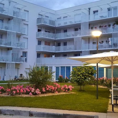 Aparthotel Domitys Les Pagelles Toulouse Exterior foto