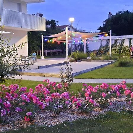 Aparthotel Domitys Les Pagelles Toulouse Exterior foto